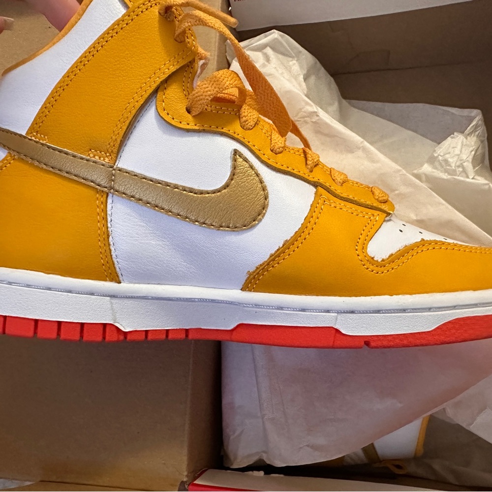 New women Nike dunks